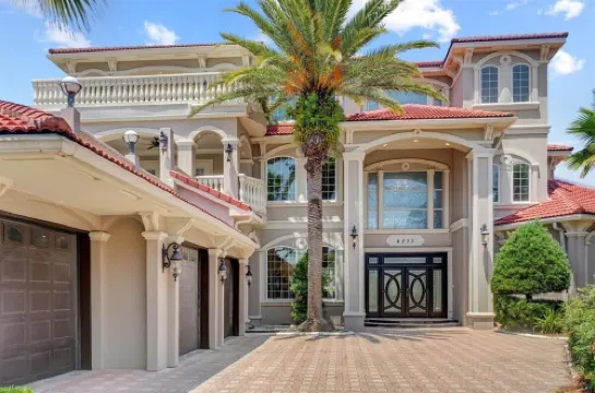 Private heated pool, Luxury Mediterranean Mansion sleeps 16