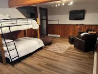 Amazing Mountain View Chalet 1 Minute from Slopes