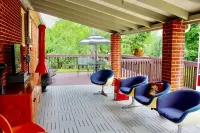 Townside Nook: 2-Blocks to Downtown Sparta