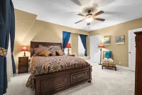 Historical Home Close To Downtown Hotels in Geneva