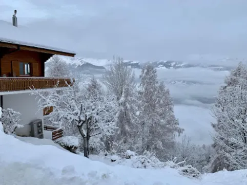 Cozy Apartment With Mountain Views