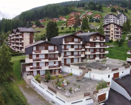 Apartment near the ski lift. Hotels in Riddes