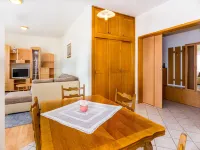 Magdales - Comfort Three Bedroom Apartment - Apartments