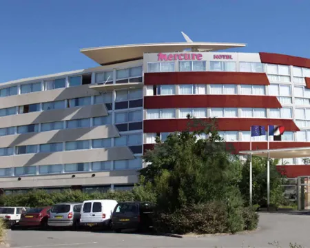 Hôtel Mercure Vannes le Port バンヌのホテル