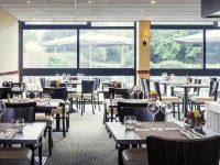 Hôtel Mercure Paris le Bourget - Parkplatz