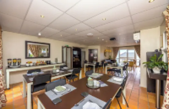 Plattekloof Premium Lodge Hotels near N1 City