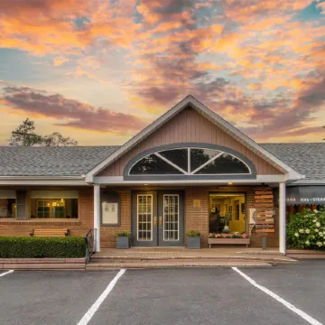 Dannys Hotel Suites, SureStay Collection by Best Western