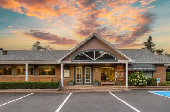 Dannys Hotel Suites, SureStay Collection by Best Western