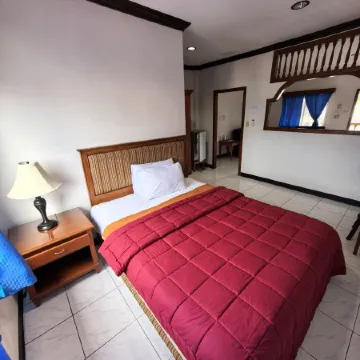 S & C Hotel Suites & Apartment