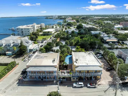 Old Colorado Inn Отели в г. Стьюарт