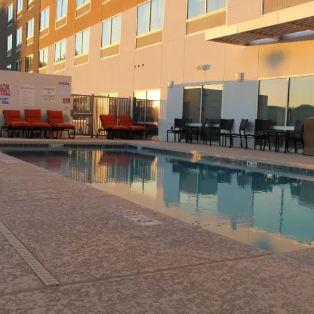 Holiday Inn Express & Suites PHOENIX - AIRPORT NORTH by IHG