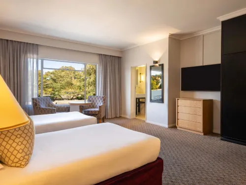 Mercure Hotel Windhoek - بار