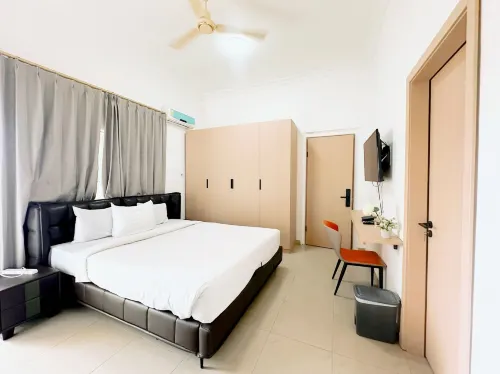 Golden Crystal Hotel Hotels in Adjiringanor