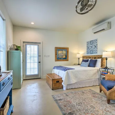 Old Town Getaway, Walk to Shopping, Dining, and Bay!