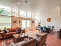 Right on Main Street! Mtn-view Bisbee Hideaway Hotels in Bisbee