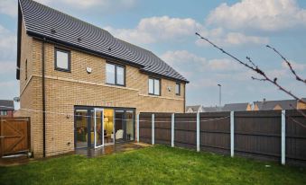 Modern Home with Garden, Corby