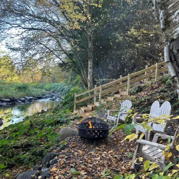 River & Golf Mountain Retreat