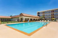 Quality Inn & Suites Baton Rouge West - Port Allen Hotels in West Baton Rouge Parish