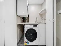 Central 2-bed Apartment with Pool, Gym and Spa