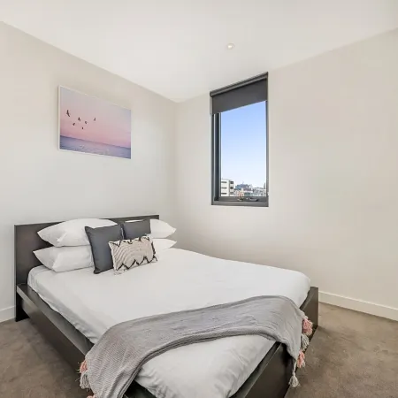 Comfy 2-Bed Balcony Unit near Chapel St