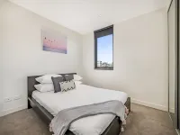 Comfy 2-Bed Balcony Unit near Chapel St