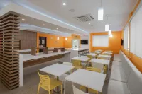 BG Hotel by Nobile - فطور