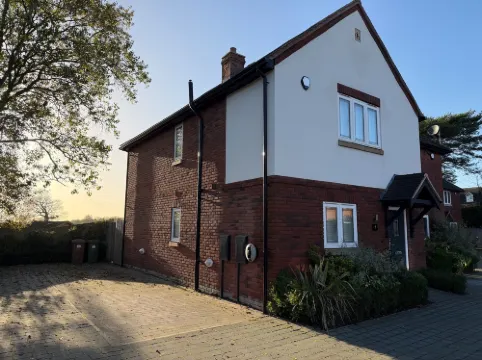 Luxury House - Sleeps up to 6 - Near Nec