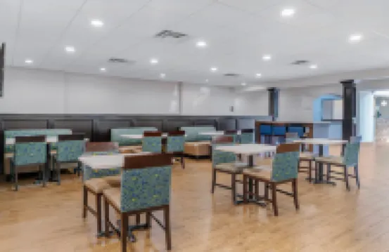 컴포트 스위트 오번 힐스