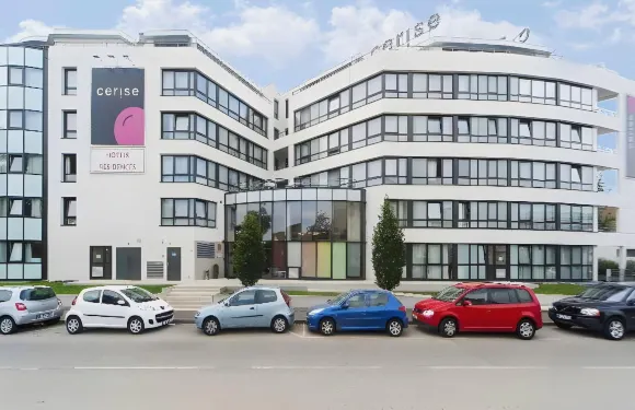 斯特拉斯堡Cerise