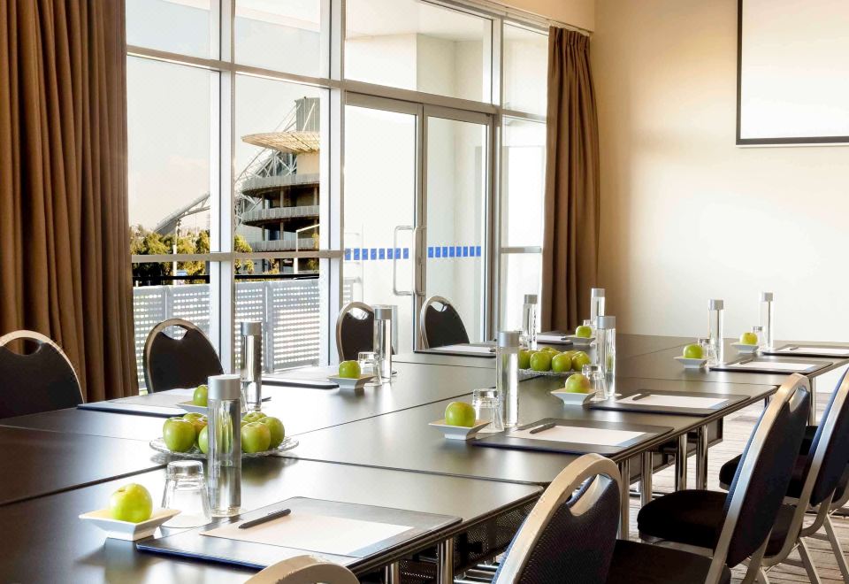 Hotel Ibis Sydney Olympic Park Over view