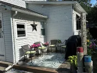 Recently totally renovated duplex located 5 minutes from Downtown Bristol. Hotels in Bristol