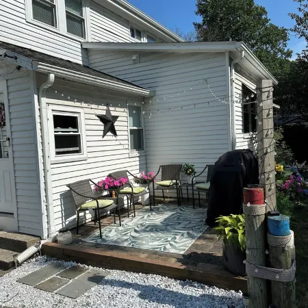 Recently totally renovated duplex located 5 minutes from Downtown Bristol. Отели в г. Бристоль