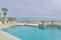 Beachfront Gulf Shores Condo w/ Pool - Wifi