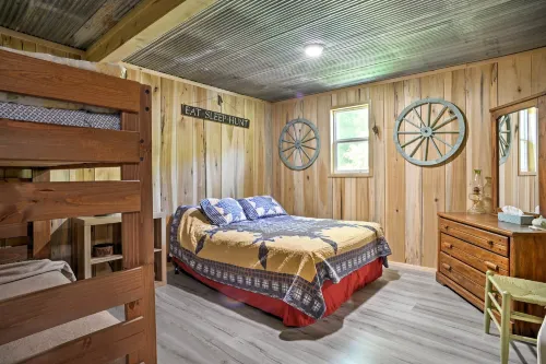 Kentucky Cabin w/ 2 Fishing Ponds & Trail Access - Wifi
