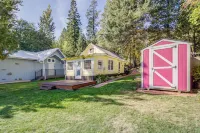 Newport Cabin on Diamond Lake w/ Private Boat Dock
