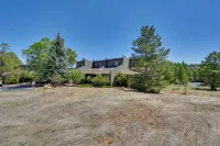 Charming Flagstaff Condo Near Golfing and Hiking!