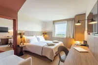 Everness Hotel & Resort - Pools