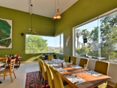 Val du Charron Wine & Leisure Estate Hotels in Wellington
