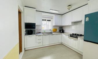 Ansan 대부도 카프리펜션(Daebudo Capri Pension) Hotel pool