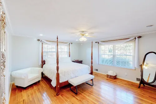 4BR Waterview Home w/ Pool, Fire Pit & Fishing - Wifi