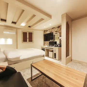 Yeongdeungpo Hotel Geugose Отели рядом с достопримечательностью «Парк Йоидо»