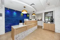 Best Western Plus Yacht Harbor Inn