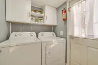 Pet Friendly Family Home: 1 Mi to Otsego Lake