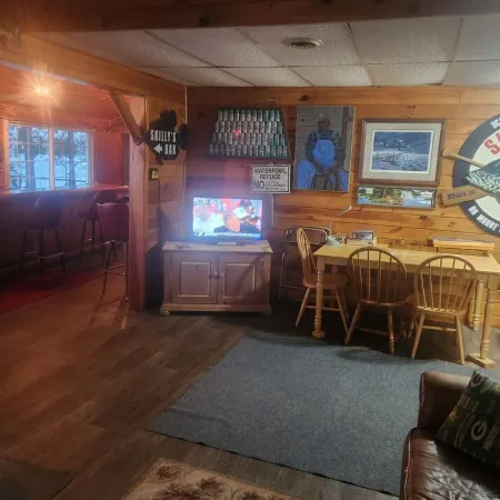 Big Chip Lodge. Awesome View. Dock 50' Away. Authentic Historical Wisconsin.
