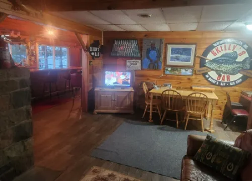 Big Chip Lodge. Awesome View. Dock 50' Away. Authentic Historical Wisconsin.