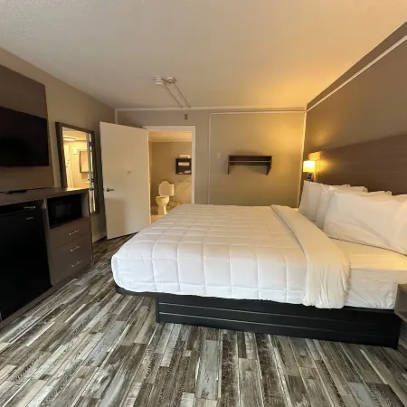 Whalers Inn and Suites