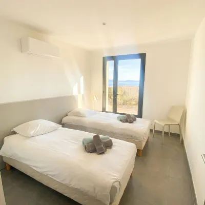 VILLA, EXCEPTIONAL LOCATION AND VIEW-PRIVATE HEATED POOL Hotels in Coggia