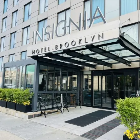 Insignia Hotel, Ascend Hotel Collection Отели рядом с достопримечательностью «Союз Холл»