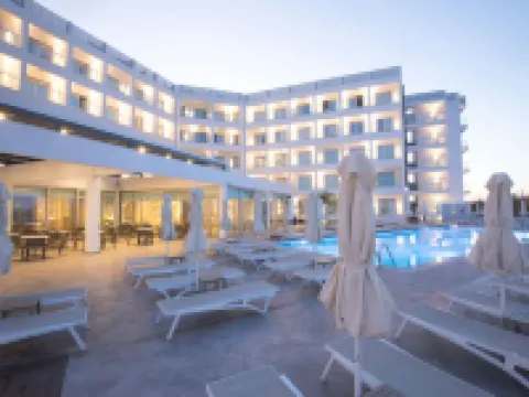 埃弗雷那海灘酒店 布達拉斯酒店