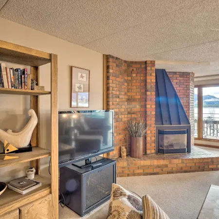 7 Mi to Keystone Resort: Condo w/ Hot Tub & Pool